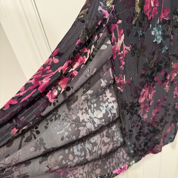 NEW Boutique Floral Tunic Top with Bow Tie - Picture 3 of 5